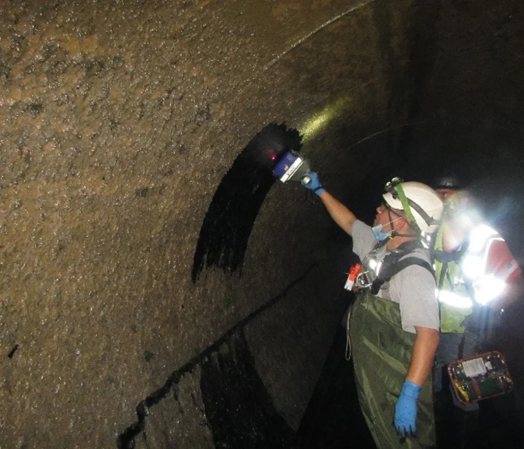 SPR+Pic - VA Consulting Surface penetrating radar is performed on the interior of a large-diameter concrete pipeline to determine the wall thickness and spacing of reinforcement.